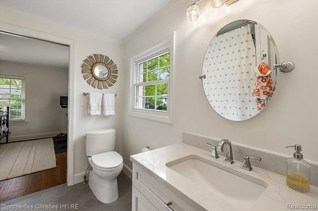 586 Fairfax Street, Birmingham, MI 48009