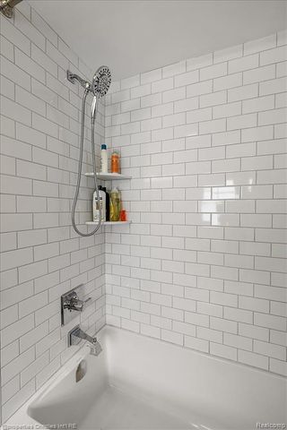 586 Fairfax Street, Birmingham, MI 48009