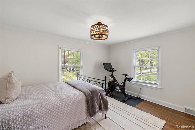 586 Fairfax Street, Birmingham, MI 48009