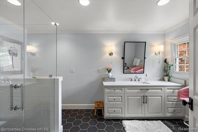 586 Fairfax Street, Birmingham, MI 48009