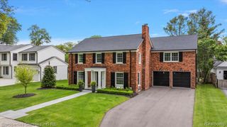 586 Fairfax Street, Birmingham, MI 48009