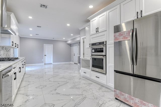 261 Apple Tree Ln, Mountainside Boro, NJ 07092