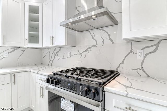 261 Apple Tree Ln, Mountainside Boro, NJ 07092