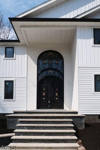 261 Apple Tree Ln, Mountainside Boro, NJ 07092