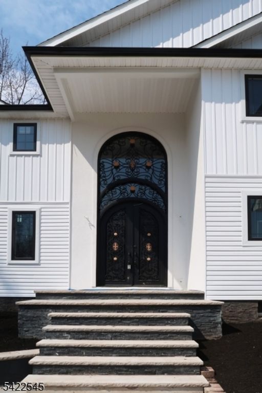261 Apple Tree Ln, Mountainside Boro, NJ 07092 — photo 3