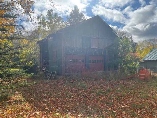 11139 South Lake Road, Pavilion, NY 14525