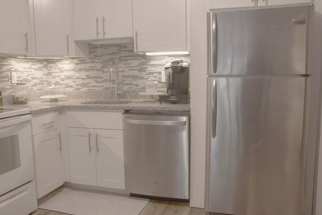 308 Quarry St 202, Quincy, MA 02170