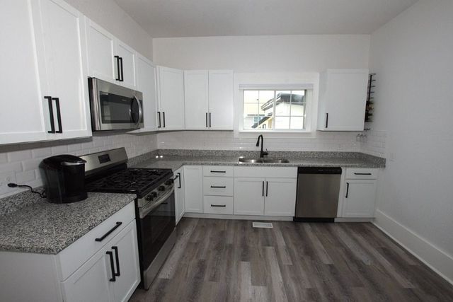 302 S McKinley Avenue, Joplin, MO 64801