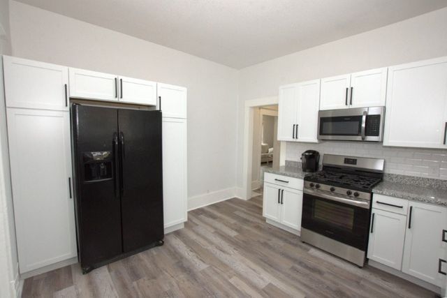 302 S McKinley Avenue, Joplin, MO 64801