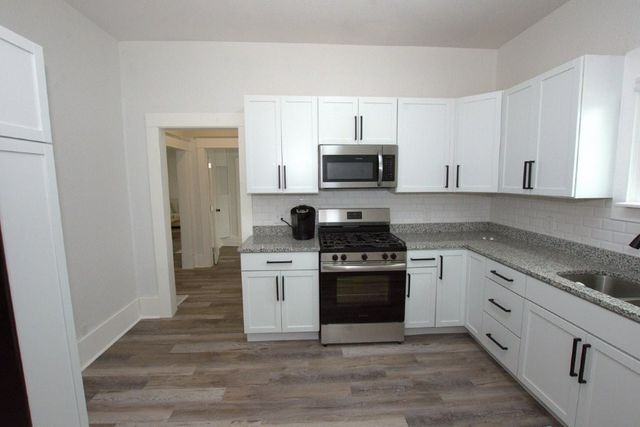 302 S McKinley Avenue, Joplin, MO 64801