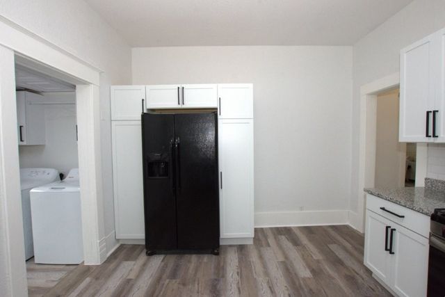 302 S McKinley Avenue, Joplin, MO 64801