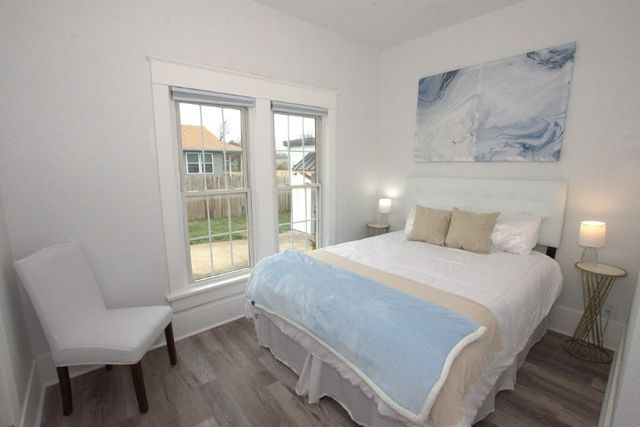 302 S McKinley Avenue, Joplin, MO 64801