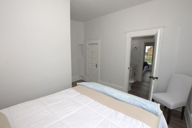 302 S McKinley Avenue, Joplin, MO 64801