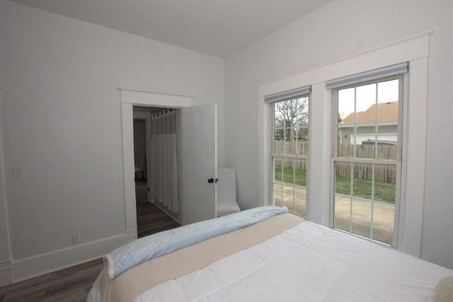 302 S McKinley Avenue, Joplin, MO 64801