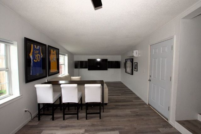 302 S McKinley Avenue, Joplin, MO 64801