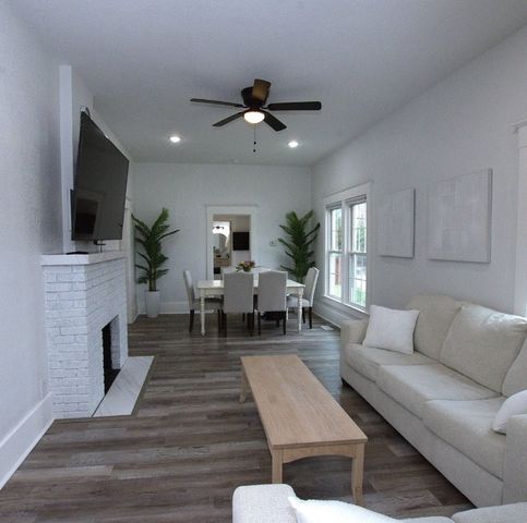 302 S McKinley Avenue, Joplin, MO 64801