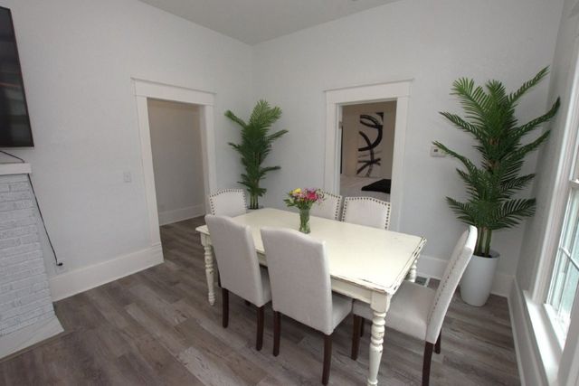 302 S McKinley Avenue, Joplin, MO 64801