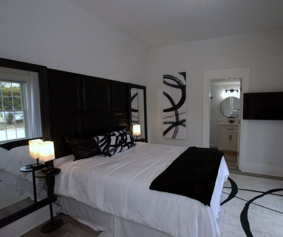 302 S McKinley Avenue, Joplin, MO 64801