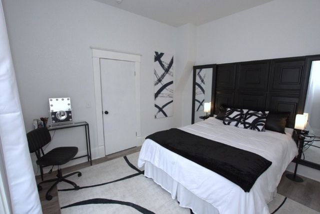 302 S McKinley Avenue, Joplin, MO 64801