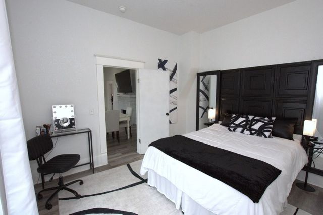 302 S McKinley Avenue, Joplin, MO 64801