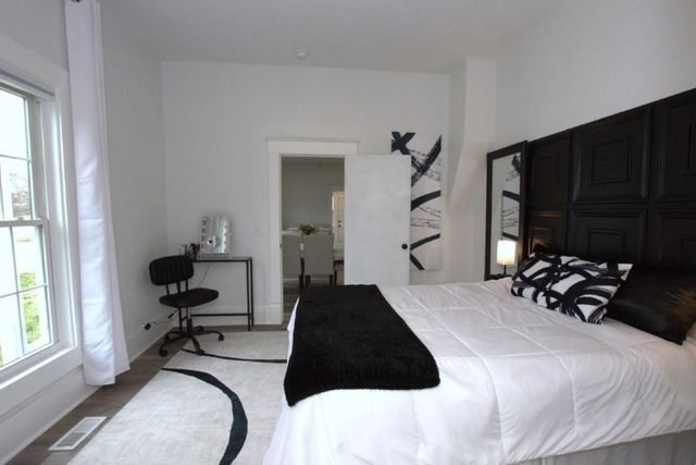 302 S McKinley Avenue, Joplin, MO 64801