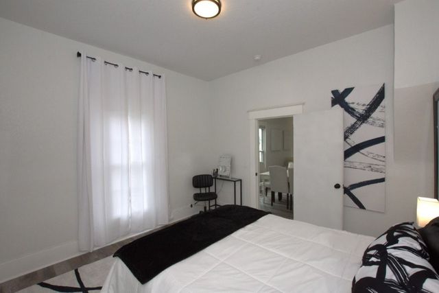 302 S McKinley Avenue, Joplin, MO 64801