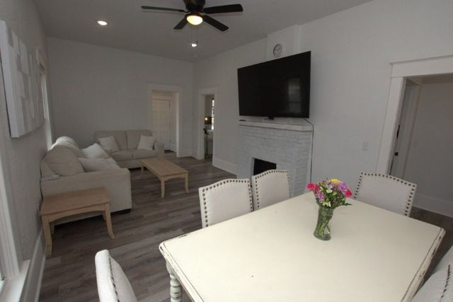 302 S McKinley Avenue, Joplin, MO 64801