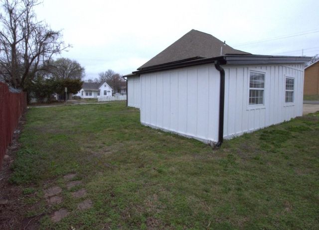 302 S McKinley Avenue, Joplin, MO 64801