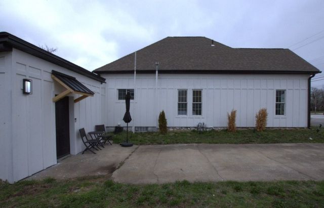 302 S McKinley Avenue, Joplin, MO 64801