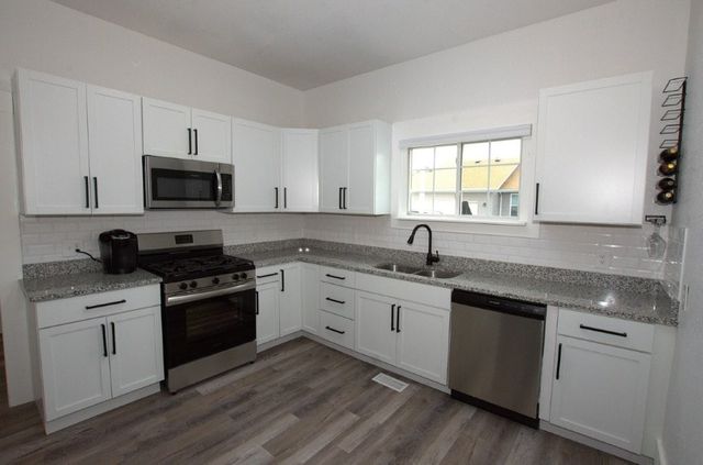 302 S McKinley Avenue, Joplin, MO 64801