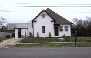 302 S McKinley Avenue, Joplin, MO 64801