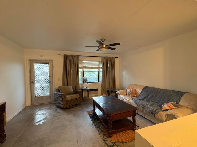 2 Kent A, West Palm Beach, FL 33417
