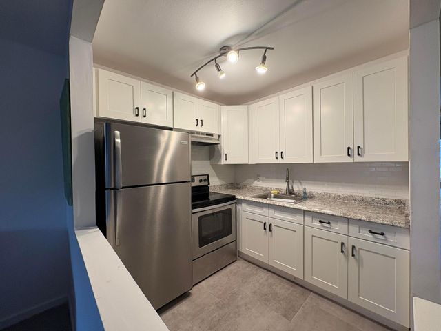 2 Kent A, West Palm Beach, FL 33417
