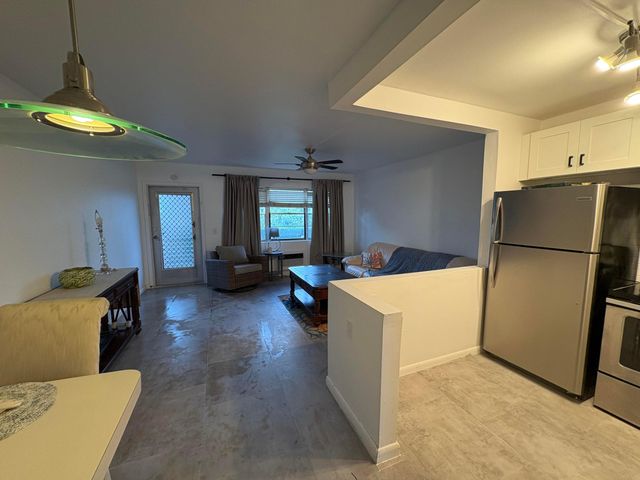 2 Kent A, West Palm Beach, FL 33417
