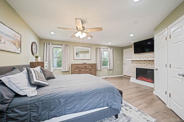 19 Pumpkin Road, Saint James, NY 11780