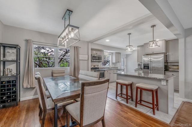 19 Pumpkin Road, Saint James, NY 11780
