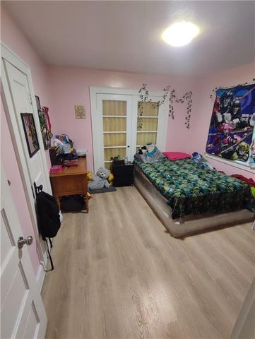 1226 S Hardy Avenue, Independence, MO 64052