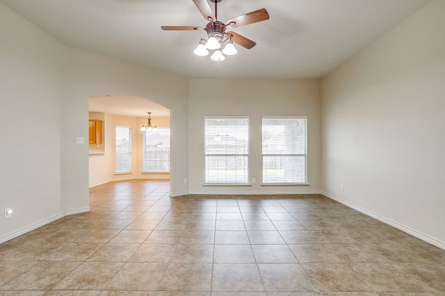 1013 Aaron Drive, Burleson, TX 76028