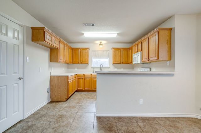 1013 Aaron Drive, Burleson, TX 76028