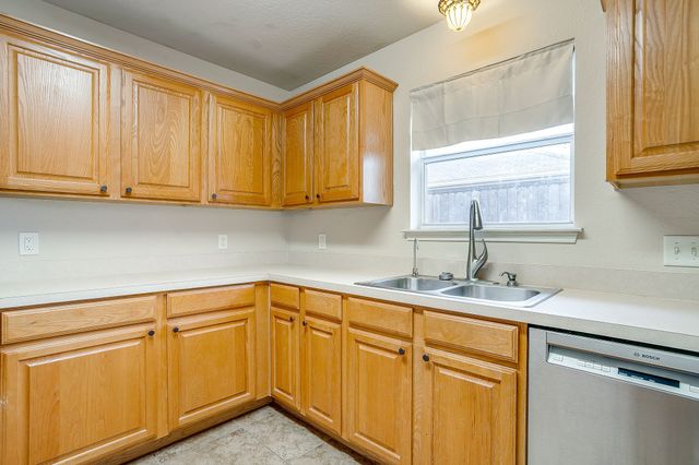 1013 Aaron Drive, Burleson, TX 76028