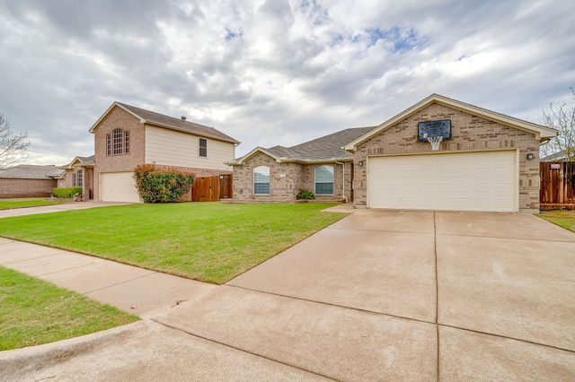 1013 Aaron Drive, Burleson, TX 76028