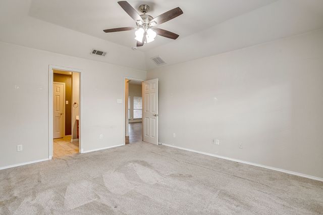 1013 Aaron Drive, Burleson, TX 76028