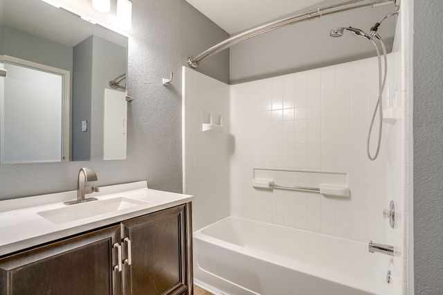 1013 Aaron Drive, Burleson, TX 76028