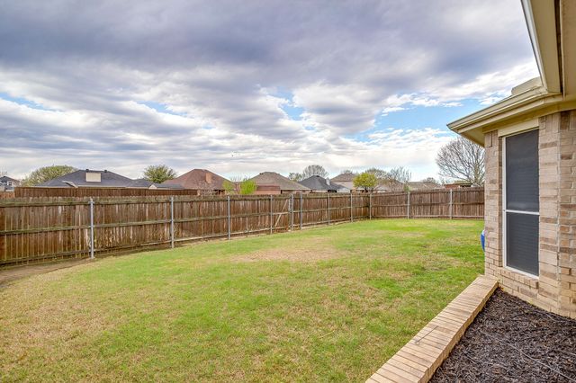 1013 Aaron Drive, Burleson, TX 76028