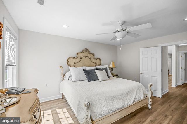 3 MARINA CT, Mount Laurel, NJ 08054