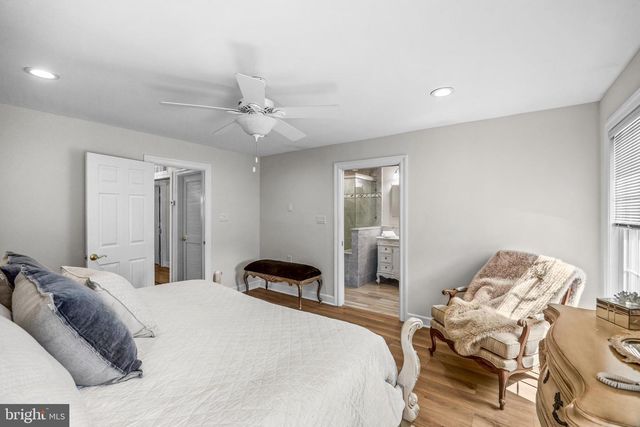 3 MARINA CT, Mount Laurel, NJ 08054