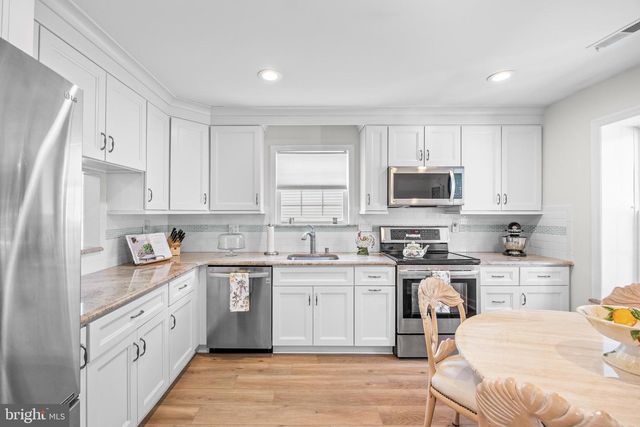 3 MARINA CT, Mount Laurel, NJ 08054