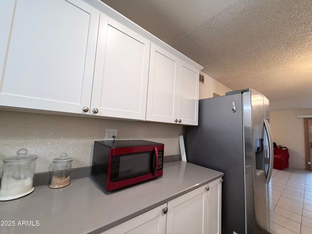 5046 W NEW WORLD Drive, Glendale, AZ 85302