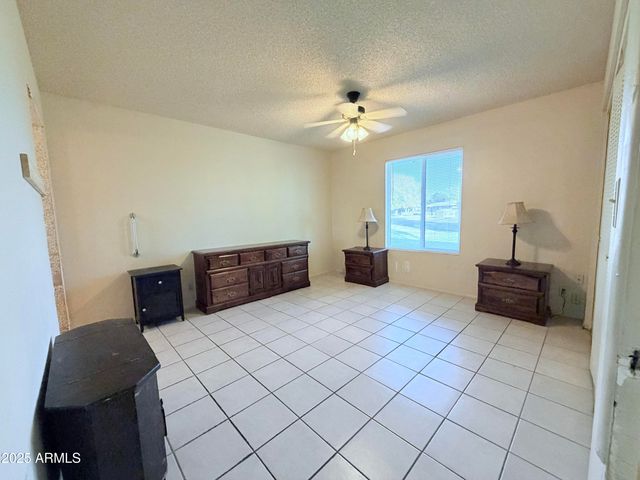 5046 W NEW WORLD Drive, Glendale, AZ 85302