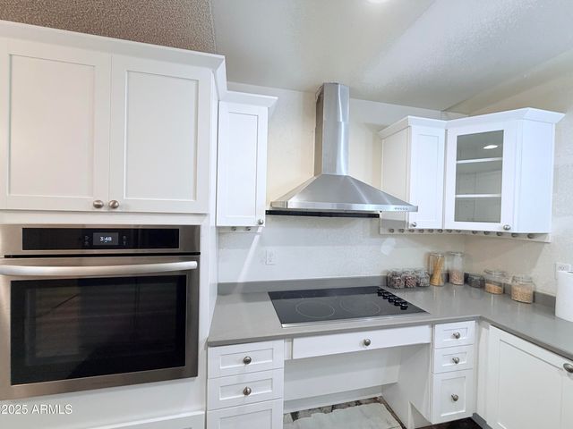 5046 W NEW WORLD Drive, Glendale, AZ 85302